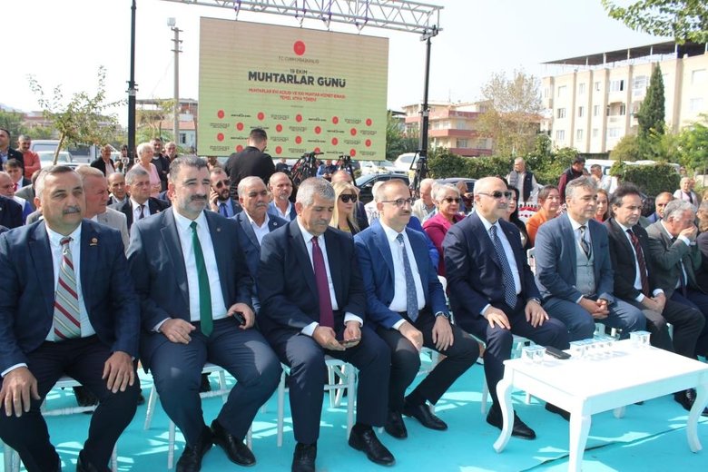 İzmir’deki muhtar hizmet binasına ilk harç döküldü