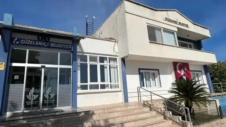 guzelbahce-belediyesi-sorusturmasinda-ikinci-dalga-tutuklu-baskanin-en-yakinlari-gozaltinda-1784025320997.jpeg