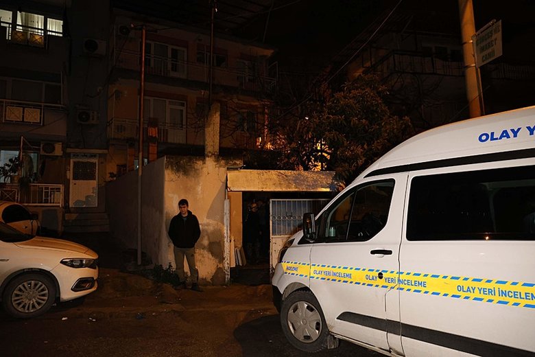 izmirde-korkunc-olay-girdikleri-evin-sahibini-bicaklayarak-oldurduler-1766735861462.jpg