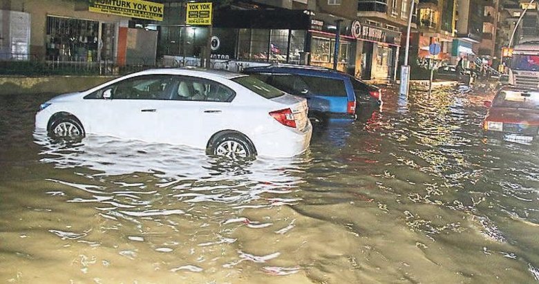 Ege sağanak yağışa teslim