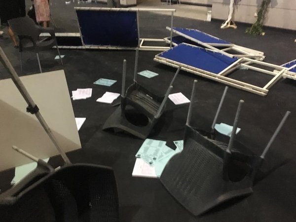 İzmir’de skandal görüntüler! CHP Kongre’sinde terör sloganları atıldı!