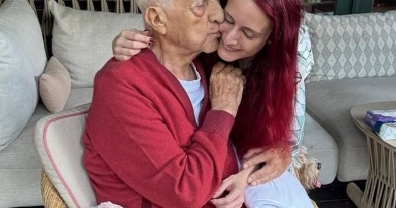 Yoğun bakımda duygusal kutlama