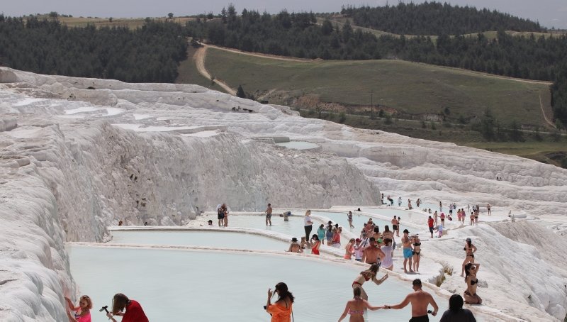 Beyaz Cennet  yabancı turistlere kaldı