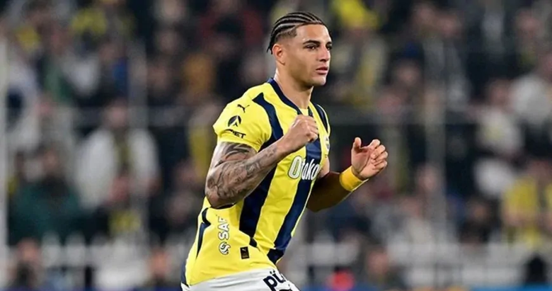 Carlos dönüyor