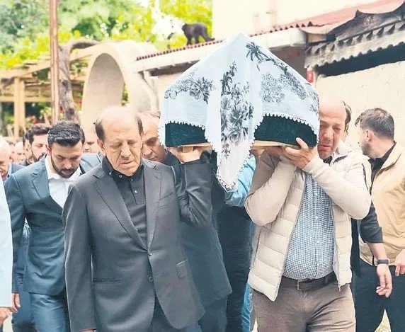 Cemal Kalyoncu’nun ablası son yolculuğuna uğurlandı