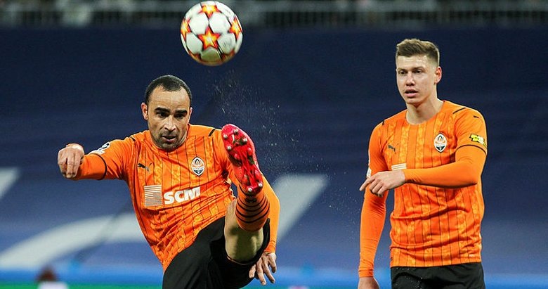 Fenerbahçe çift koldan