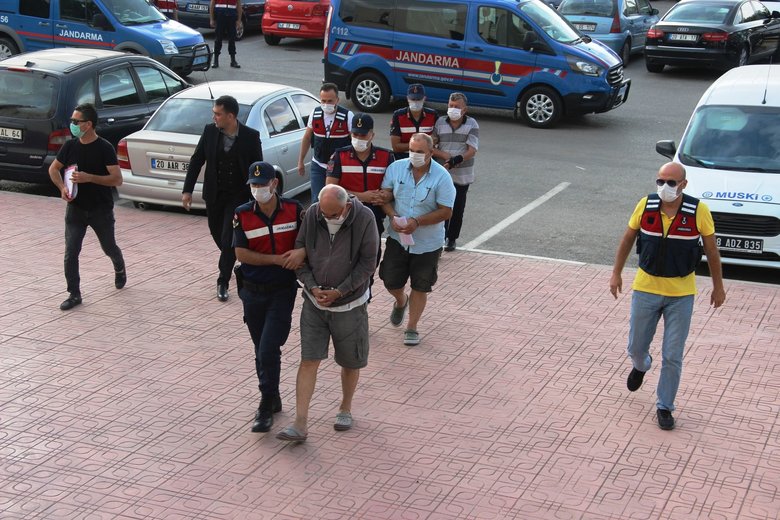 İki kişinin ölümünden sorumlu kaçak alkol satan üç şüpheli yakalandı