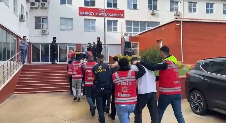 izmir-dahil-8-ilde-es-zamanli-operasyon-19-milyon-tllik-vurgunda-9-tutuklama-1791100915355.jpeg