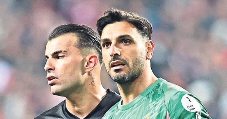G.Saray’da yaprak dökümü