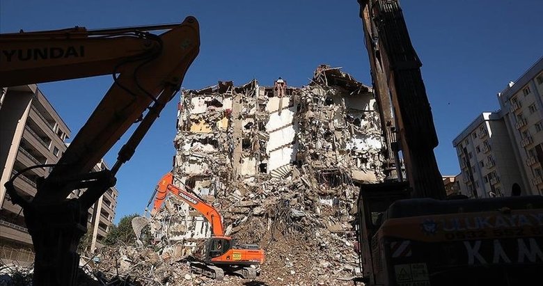 Depremde yıkılan İzmir’deki Cumhuriyet Sitesi C Blok’a ilişkin davada kritik rapor mahkemede