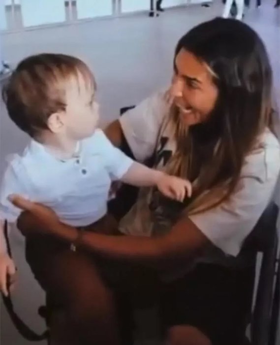 Survivor’a veda eden Merve Aydın oğluna kavuştu