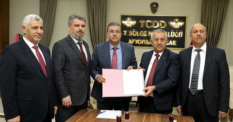 Afyonkarahisar’da AFRAY banliyö hattı proje sözleşmesi imzalandı