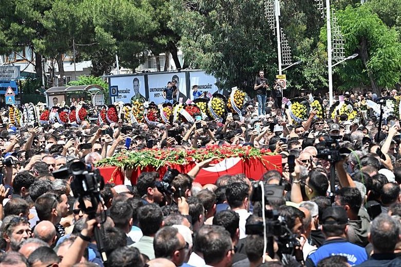 Gözyaşları içinde uğurlandı