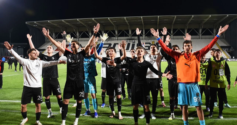 Manisa FK bu yıl gençlerine güvendi