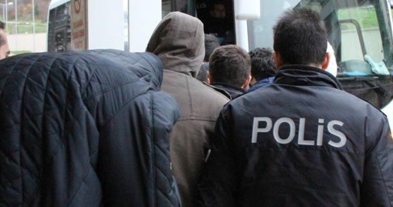 İzmir’de FETÖ’den 12 tutuklama