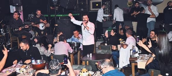 Sosyal medyanın keşfi Ahmet Parlak İzmir sahnesinde