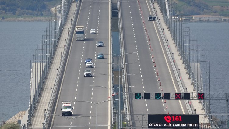 1915 Çanakkale Köprüsü uzun feribot kuyruklarının önüne geçti