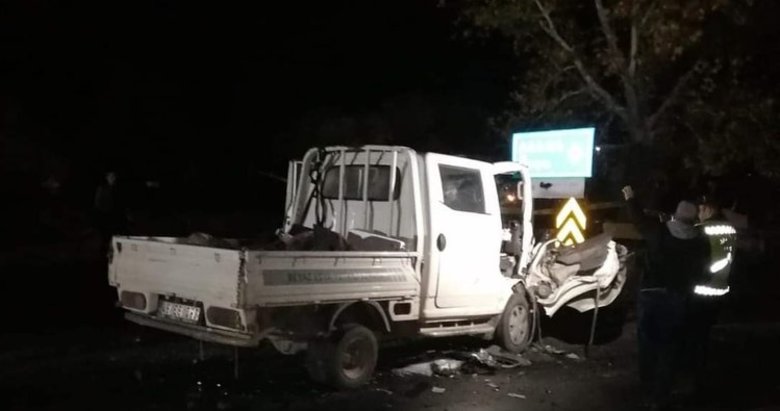 Muğla’da yolcu otobüsüyle kamyon çarpıştı: 15 yaralı
