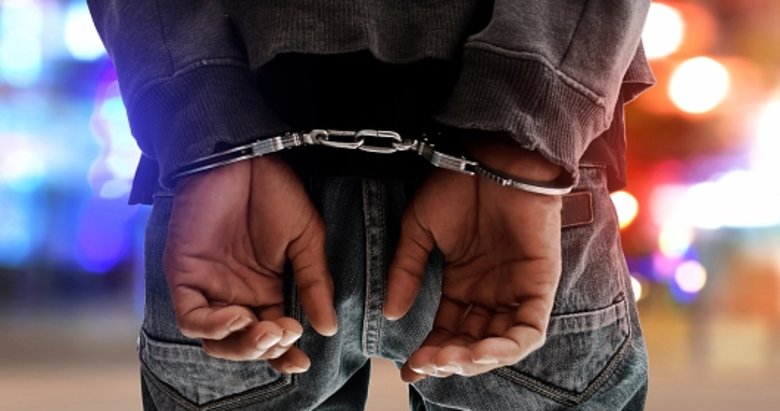 İzmir’de çifte terör operasyonu: 7 şüpheli yakalandı