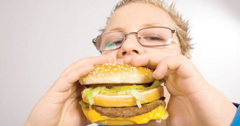 Obezite çocuğunuzun başarısını etkilemesin