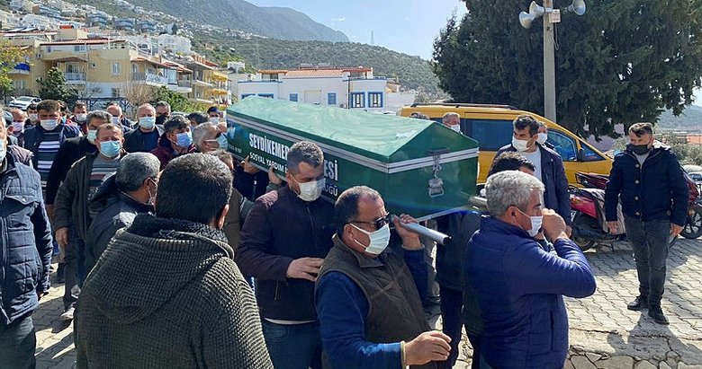 Muğla’daki trafik kazasında ölen 5 kişi Antalya’da toprağa verildi