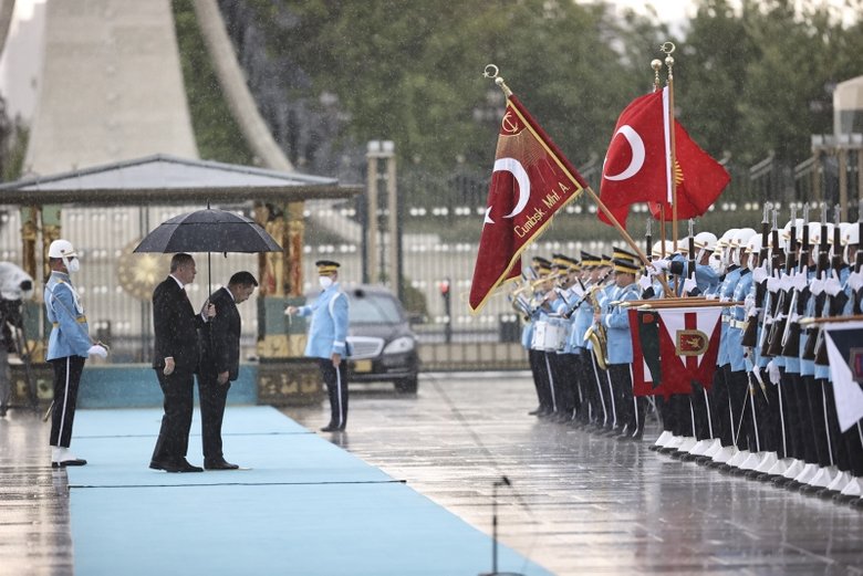 Son dakika: Kırgızistan Cumhurbaşkanı Ankara’da! Başkan Erdoğan’dan kritik görüşme