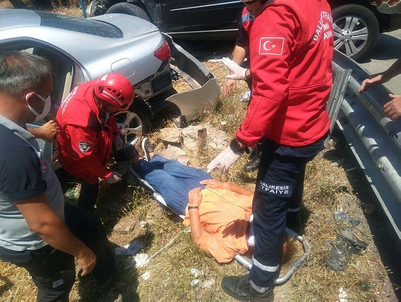 Balıkesir’de trafik kazası biri ağır altı yaralı