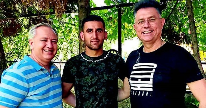 Stoper ve forvete iki takviye birden