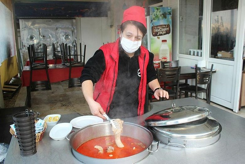 Sosyal medyadan gördüğü şırdan ve mumbarın ustası oldu! Bir kez tadan vazgeçemiyor
