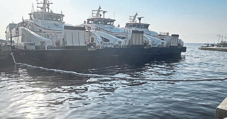 İzmir Körfezi’ne bu kez de petrol atığı bulaştı