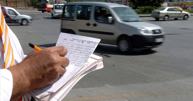 İzmir’de fahri trafik müfettişinin delilsiz kestiği cezayı hakim iptal etti