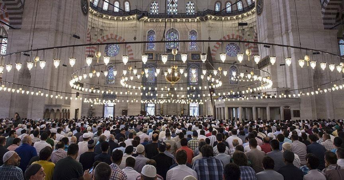 CUMA NAMAZI SAATİ 10 NİSAN CUMA | Bugün Cuma namazı saat kaçta kılınacak? Cuma namazı kaç rekattır? Cuma namazı nasıl kılınır? İzmir, İstanbul, Ankara Cuma namazı saatleri