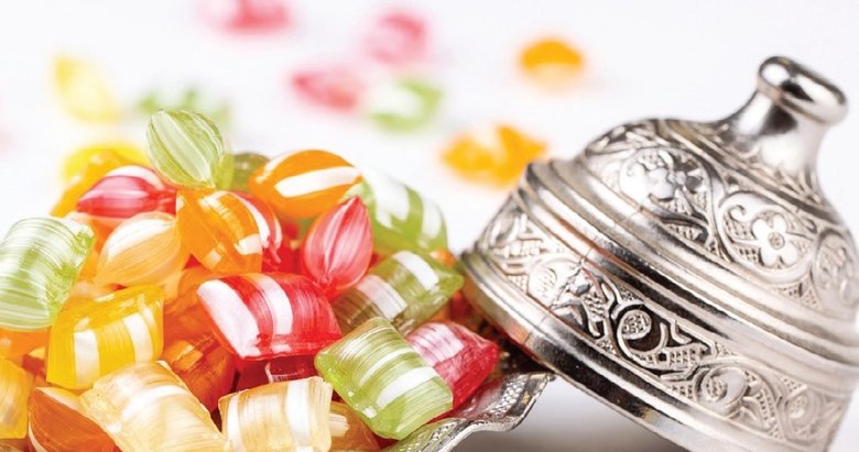 Ünlü isimlerden bayram mesajları