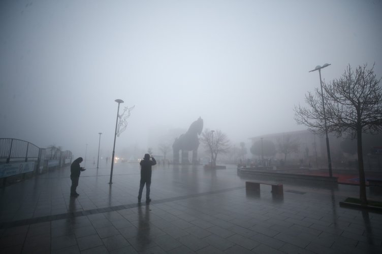Çanakkale Boğazı’nda sis engeli: Geçişler askıya alındı