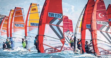 Foça’da sörf rüzgarı milli forma için esti