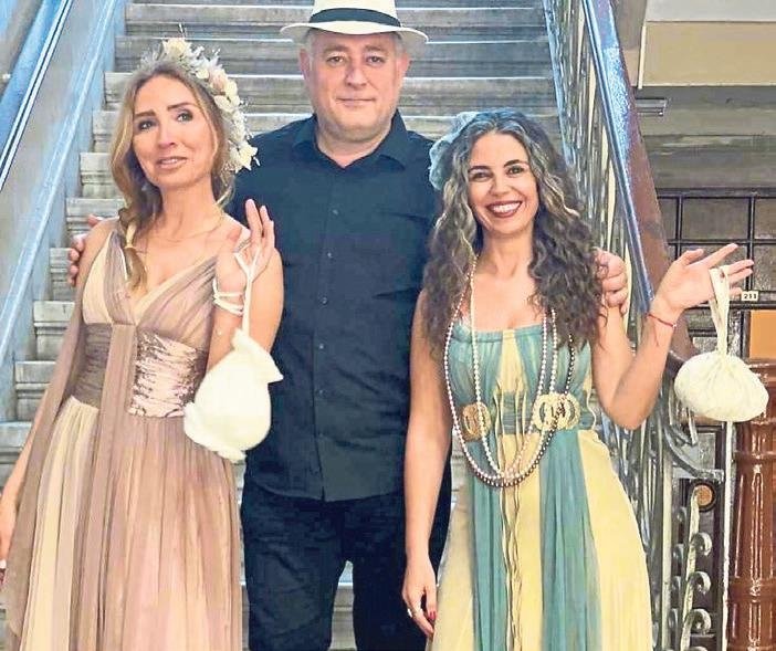 Üçüncü kuşak ‘İZMİR AŞKINA’ sahneye çıkıyor