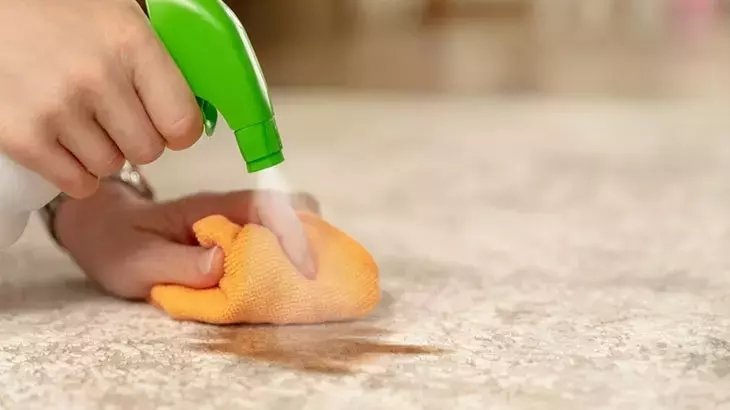 Halıdaki, koltuktaki, giysideki çay lekesi nasıl çıkar?