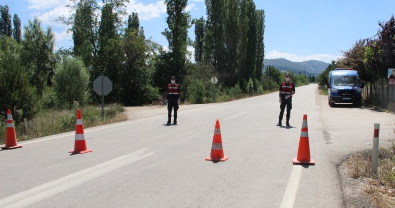 Afyonkarahisar’da karantinaya alınan beldede koronadan 1 kişi daha hayatını kaybetti