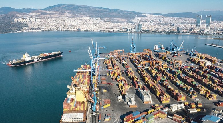 İzmir Limanı ekonomiye katkı vermeye devam edecek