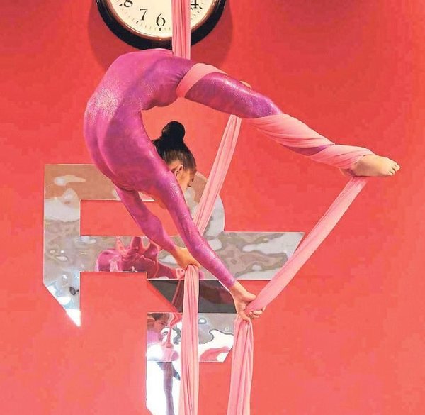 Bu kapıdan giren ile çıkan kişi aynı değil