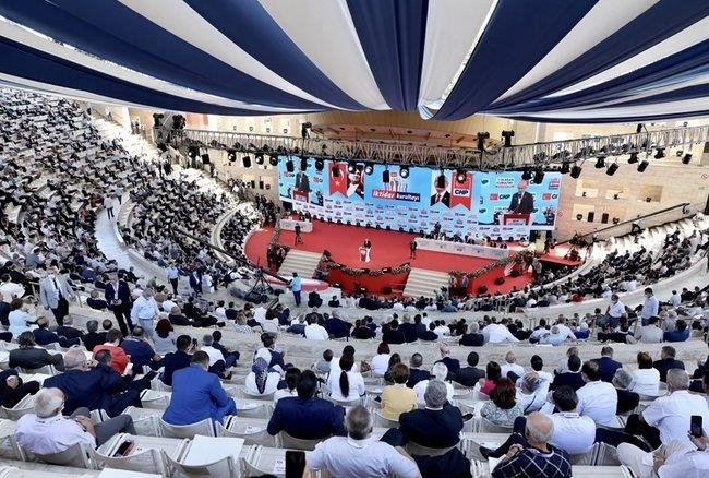 Kurultayda korkulan oldu, CHP’de vaka sayısı 78’e yükseldi! Başkan Halil Arda ve eşi de var...