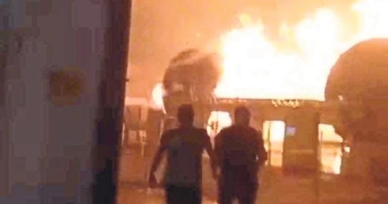 Kâğıt fabrikasında korkutan yangın