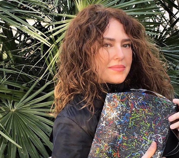 Yeşilçam’a kıvır kıvır saçlarıyla damga vurmuştu! Yaprak Özdemiroğlu’nu görenler gözlerine inanamadı: 62 yaşında zamana meydan okumuş...