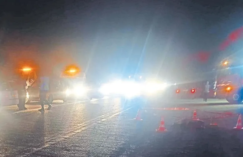 Minibüs aynı aileden 2 kişiyi hayattan kopardı