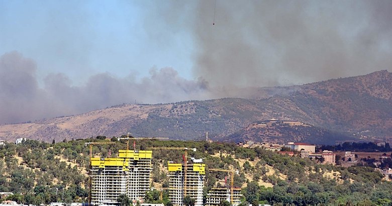 İzmir’i dumanlar kapladı! Karşıyaka’daki yangında son durum
