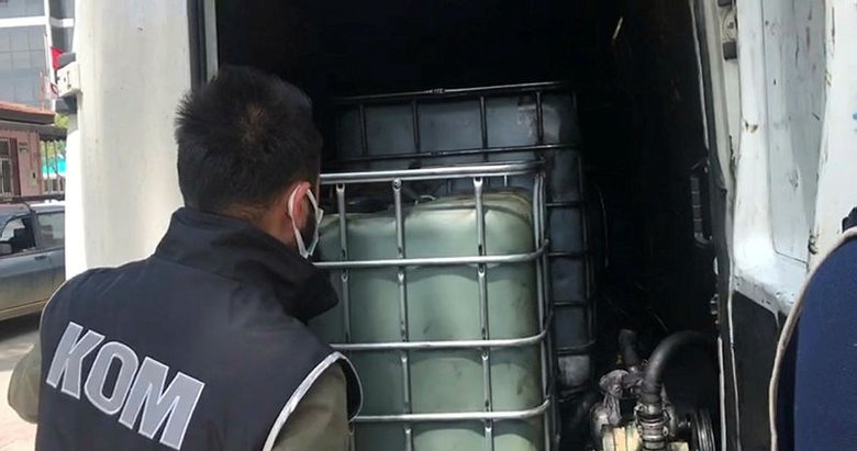 İzmir’de 3 tona yakın kaçak akaryakıt ele geçirildi