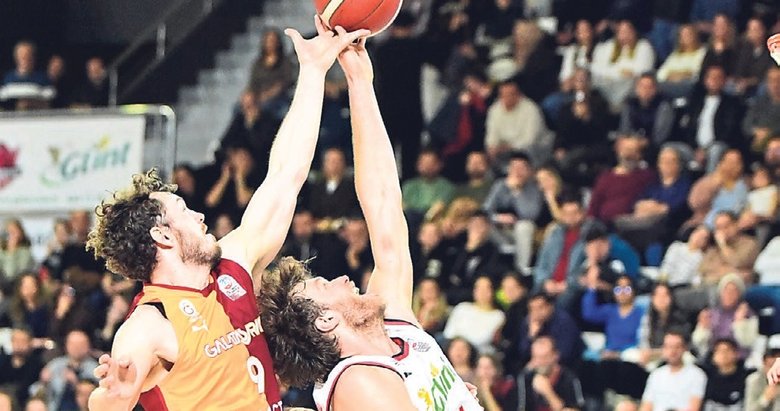 Manisa Basket kendine geldi