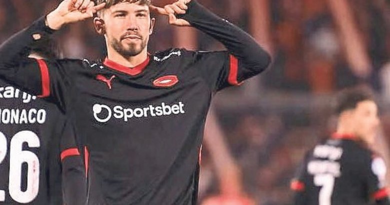 Aslan’ın gözü Felipe Loyola’da