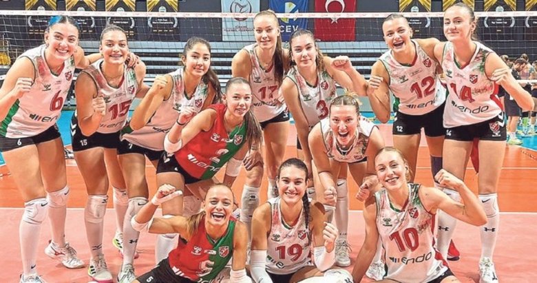 Karşıyaka filede evinde