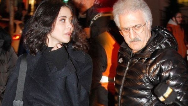Ünlü oyuncu Tamer Karadağlı piyanist sevgilisi Iraz Yıldız’dan ayrıldı